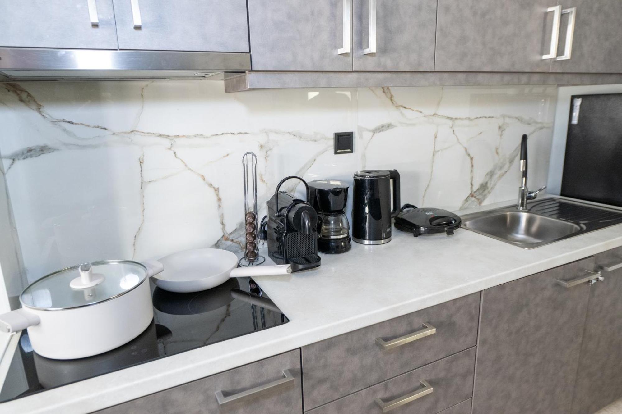 Giolanda Patrasso - Modern Apartment In The Center Of พาทรา ภายนอก รูปภาพ